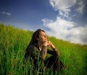 imagesCAXG90KJ Sitting in a field not an option during warm weather? Take a look at these remedies for allergies.