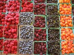 How can berries be a natural remedy for energy?